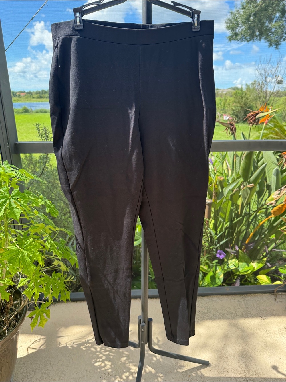 Chico's Black stretch Ponte Skinny Ankle Pants Chico size 2